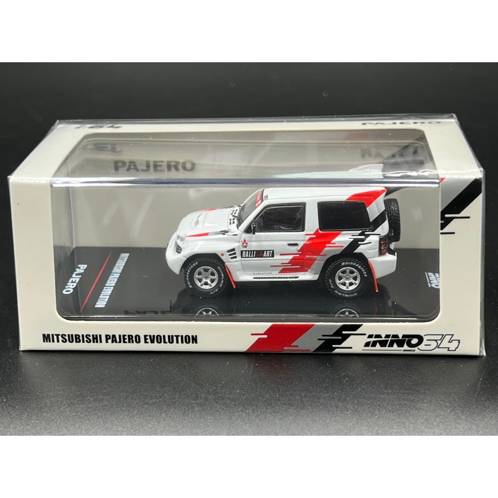 INNO64 MITSUBISHI PAJERO EVOLUTION "RALLIART" White