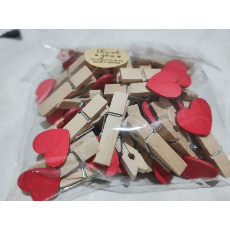 ไม้หนีบ รูปหัวใจสื่อรัก 50 ตัว พร้อมส่ง