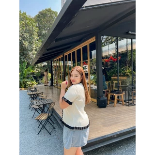 CiCi Plus+(6371)เสื้อแขนสั้นคอวีแต่งระบาย ทรงน่ารัก ดีเทลกระดุม ผ้าไหมพรม สาวพลัสไซส์ใส่ได้สบาย