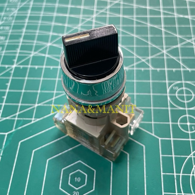 T2SSR4B-1C สวิตซ์บิด 3จังหวะ คอ22/25มิล 2NO tend