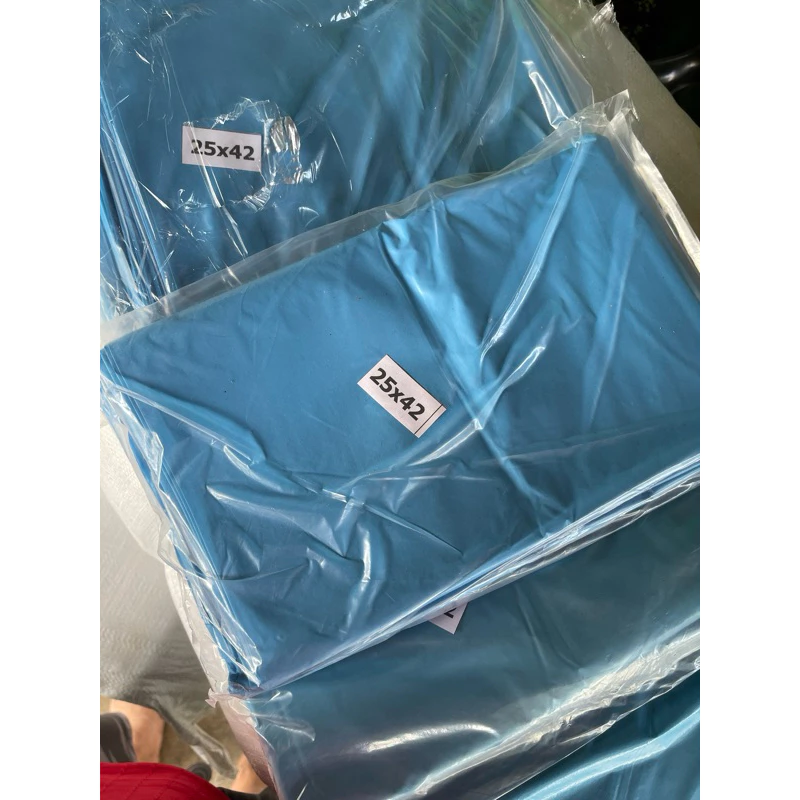 ถุงหูหิ้วใหญ่ มีหูกลาง 25x42 (AB) เนื้อเหนียว (1ห่อ)