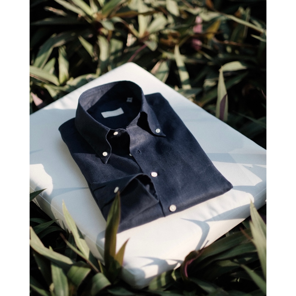 navy linen button-down collar long sleeve shirt เชิ้ตผ้าลินินสีกรมขี้ม้าคอปกแขนยาว