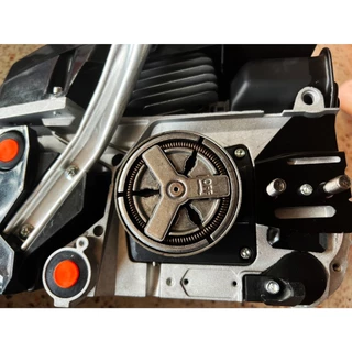 SAMURAI เลื่อยโซ่ยนต์ เลื่อยตัดไม้ บาร์ 11.5 นิ้ว รุ่น SMR-5200 เลื่อยยนต์ 52cc รับประกัน 1 ปี 6HP