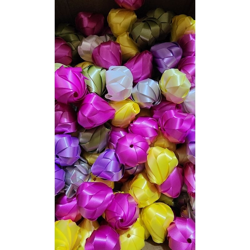 เหรียญโปรยทานพร้อมส่ง ( 50 ดอก)มะลิตูม/ผลส้ม/คละดอก ตัวเปล่าไม่มีเหรียญค่ะ