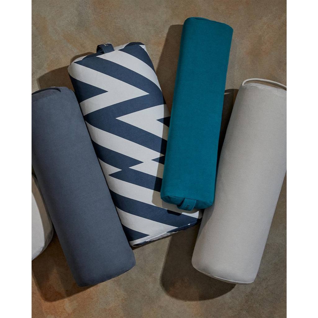 Manduka หมอนโยคะ Manduka รุ่น enlight™ round bolster