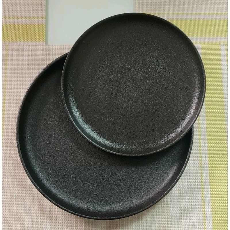 จานเซรามิคสีดำ ทรงกลมถาดขอบยก ขนาด 9.8×1.2 นิ้ว,7.7×1 นิ้ว