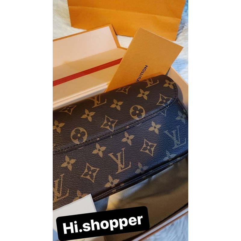 กระเป๋าสตางค์ Louis Vuitton ของแท้ สายโซ่สั้น&หนังยาว