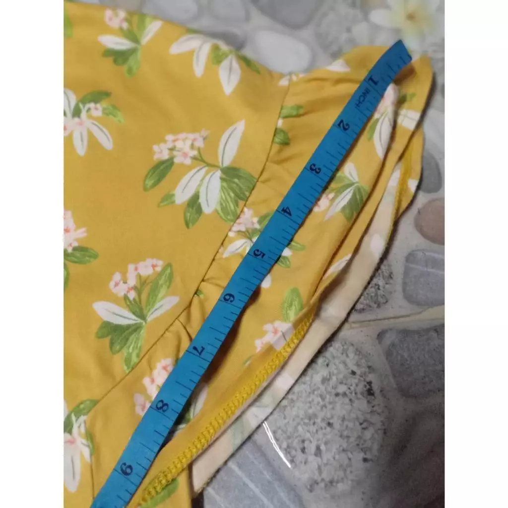 เสื้อยืดหญิงลายพิมพ์ดอกแขนสั้นชายระบาย ยูนิโคล่ thumbnail 9