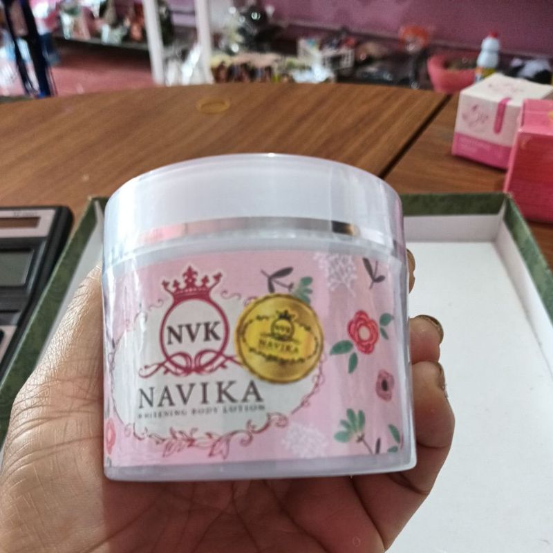 โลชั่นเนวิกา whitening body lotion