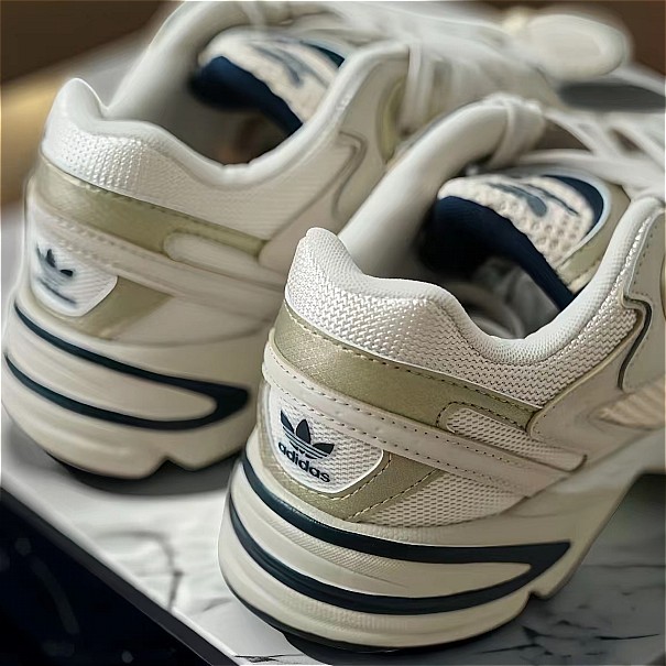 Adidas Originals Asitr Sneakers รองเท้าผ้าใบ รองเท้าวิ่ง แท้100%