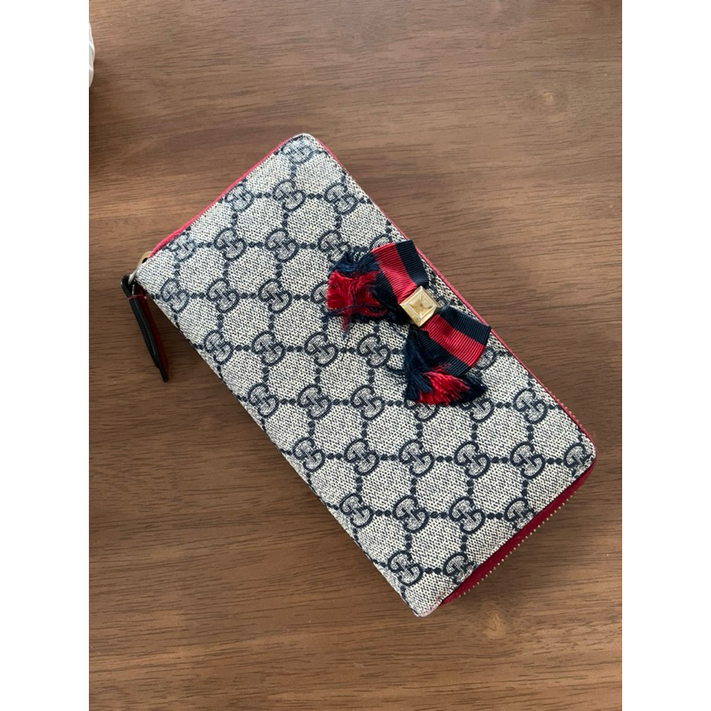 ส่งต่อกระเป๋าสตางค์ใบยาว Gucci zip wallet สภาพ80%+