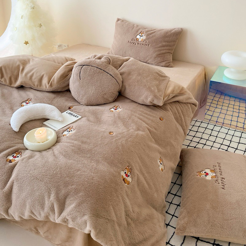 🔥เก็บโค้ดหน้าร้าน🔥[PRE-ORDER] ผ้าปูที่นอน ชุดเครื่องนอน ลาย Chip n Dale ผ้ากำมะหยี่  #1172