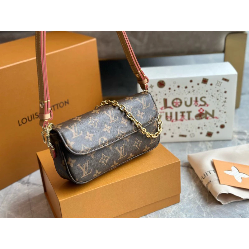 IVY WOC LV PREMIUM’S GIFT BAGS