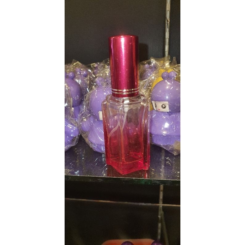 ขวดน้ำหอมลดราคาความจุ 20 ml ถึง 50 ml ใบละ 10 บาทเท่านั้นขายตามสภาพสามารถเลือกแบบได้ – โปรปัง