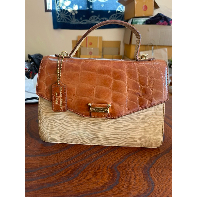 NAARI ASKEW กระเป๋าสตรีทแบรนด์มือสอง