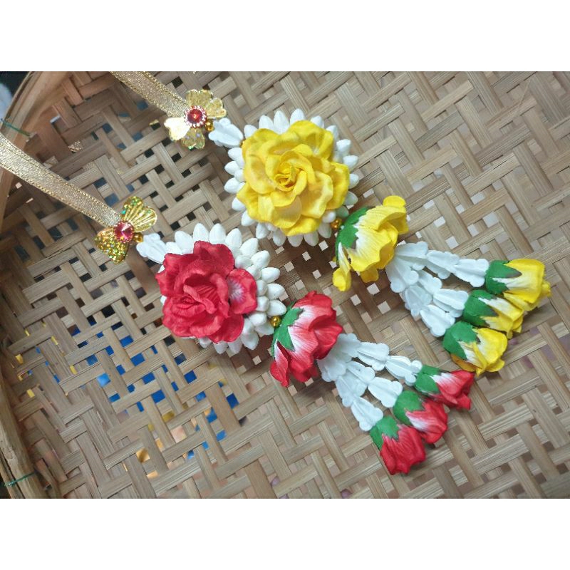 พวงมาลัยดอกมะลิทิชชู่หอมแขวนหน้ารถสวยๆ