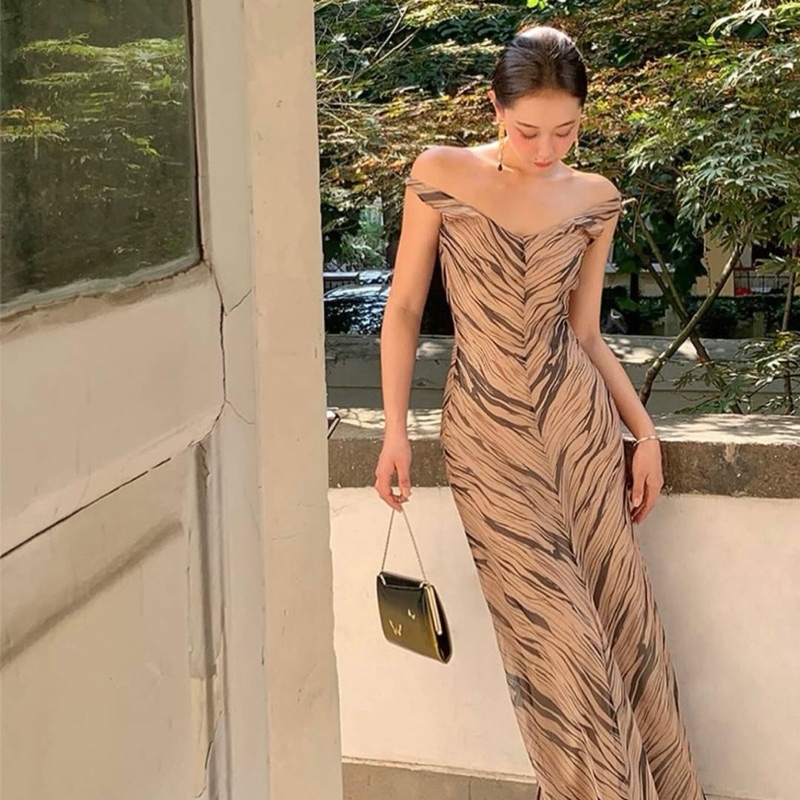 Teera❤️พร้อมส่ง✨เดรสยาวชีฟอง หลังเว้าหลังวีลึกซิปหลับ ซับในทั้งตัว