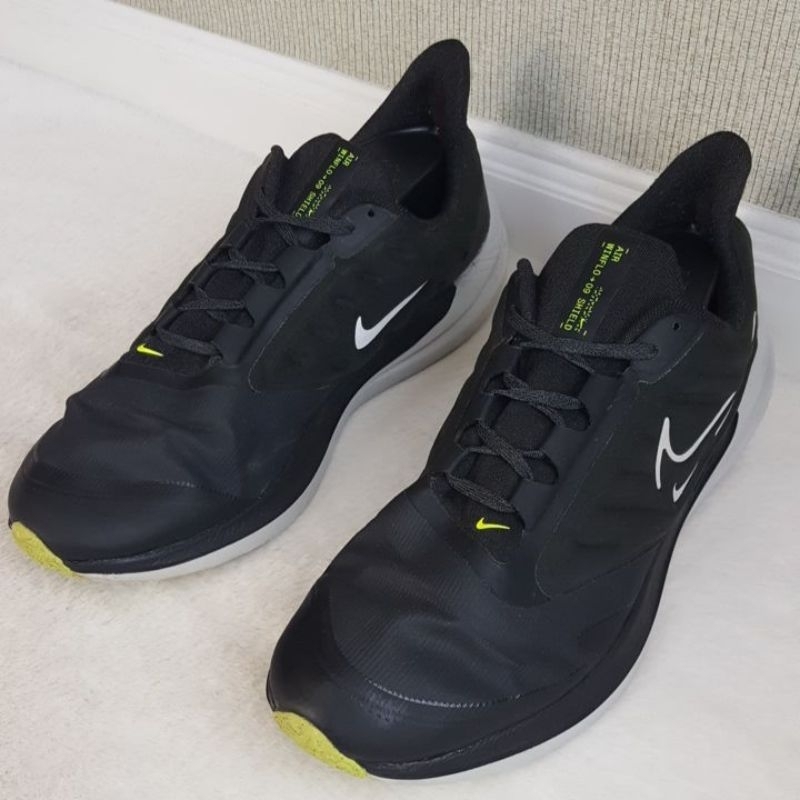 รองเท้ามือสอง Nike Winflo 9 Shield (Size 43 / 27.5 Cm.)
