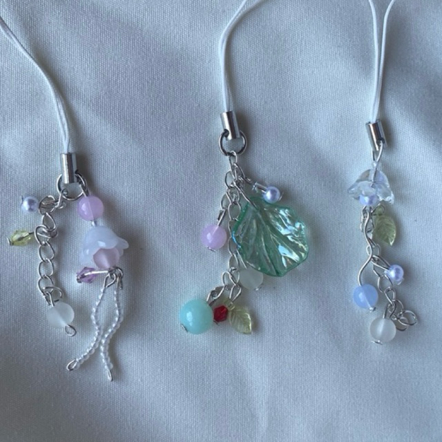 jelly fish keychain[custom]🪼สายคล้องโทรศัพท์แมงกระพรุน ที่ห้อยโทรศัพท์ลูกปัด พวงกุญแจคัสตอม ( hand m