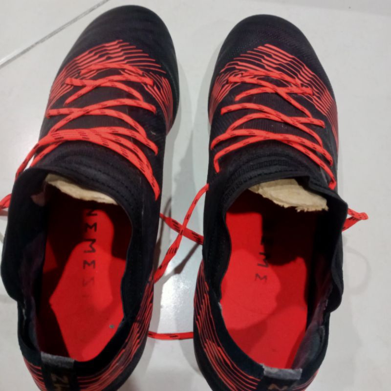 รองเท้าฟุตบอล Adidas Nemeziz 17.1 FG  มือสอง สภาพใหม่