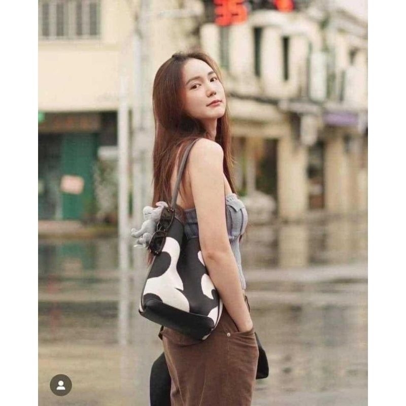 ส่งต่อ กระเป๋า​สีดำ relly​movement​ ยอดฮิตน่ารักๆของใหม่พรีมายังไม่ได้ใช้