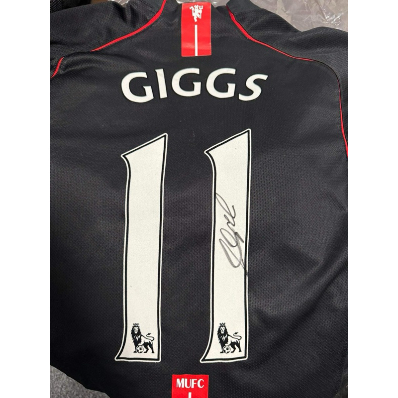 เสื้อลายเซ็นตำนานแมนยู Giggs