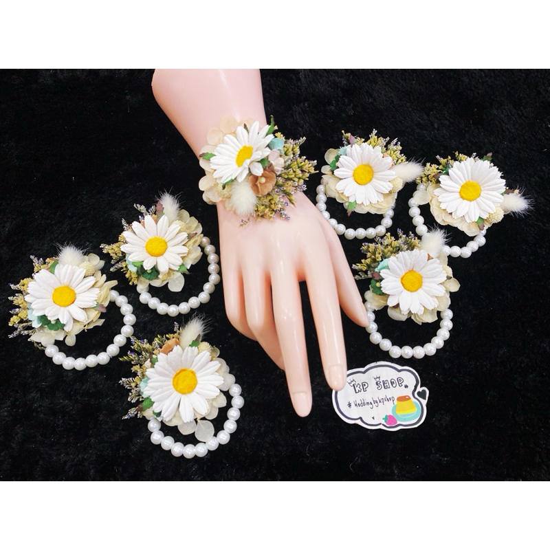 ดอกไม้ข้อมือเพื่อนเจ้าสาว เข็มกลัดดอกไม้ งานเดซี่ งานทานตะวัน