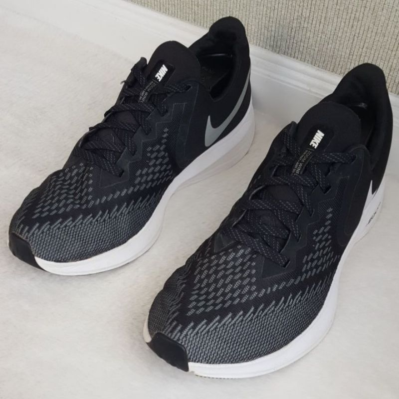 รองเท้ามือสอง Nike Zoom Winflo 6 (Size 43 / 27.5 Cm.)