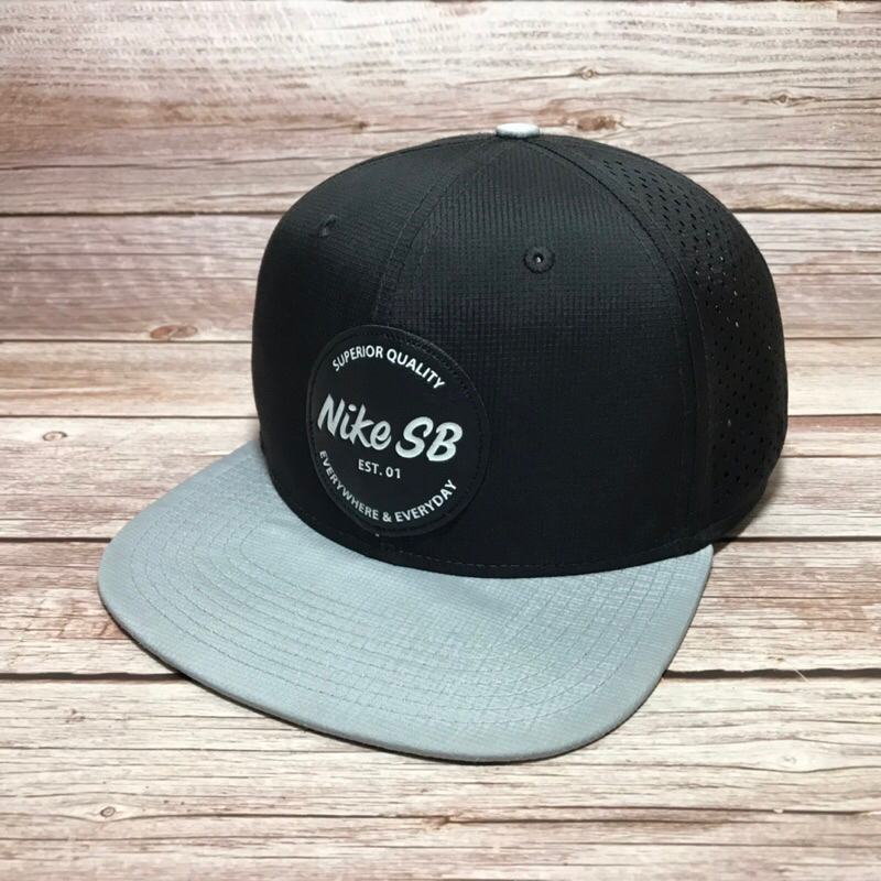 หมวก Nike SB Patch Logo Trucker Hat