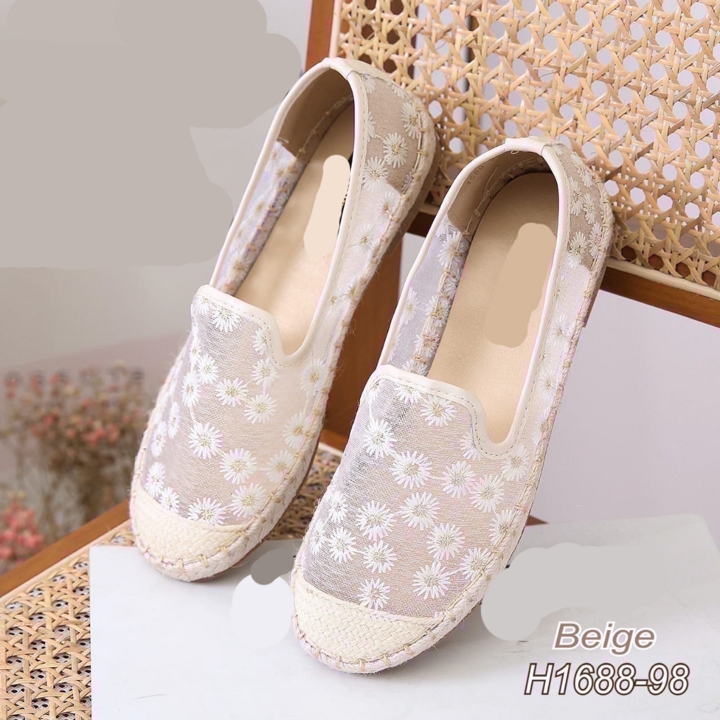 H1688-98 รองเท้าคัทชูผ้าปักดอกเดซี่ ส้นกันลื่น น้องน่ารักมาก