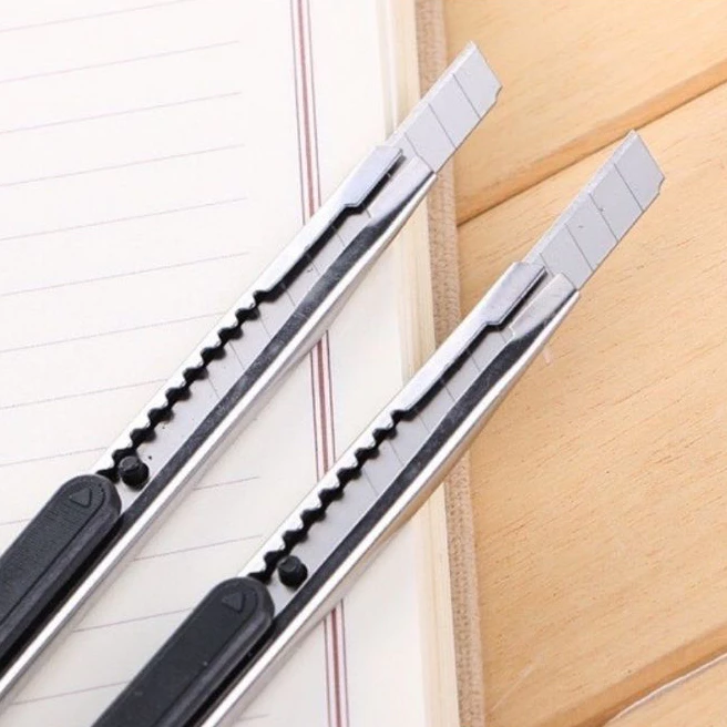 คัตเตอร์ มีดคัตเตอร์ (Cutter knife) - Stainless Steel รุ่นประหยัด#A047