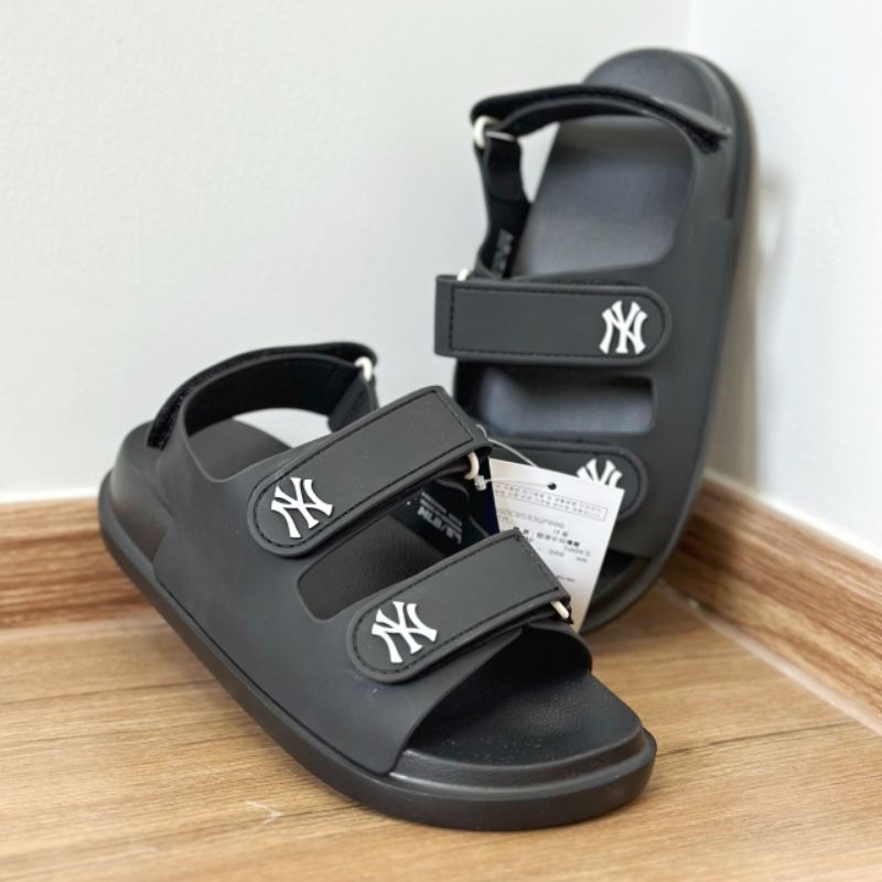 แท้ 💯 MLB chunky Sandals monogram NY/LA รองเท้าแตะรัดส้น สายคาดยางซิลิโคน สีขาว สีดำ