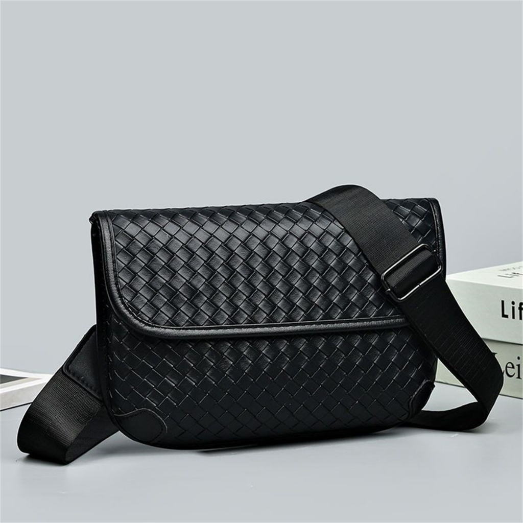 กระเป๋าสะพายผู้ชาย กระเป๋าคาดอกแฟชั่นชาย หนังPU พร้อมส่งจากไทย