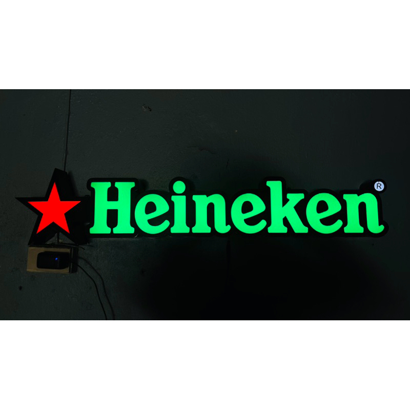 ป้ายไฟร้านเหล้าheinekenแต่งร้าน