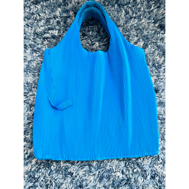 cos small pleated bag (blue)