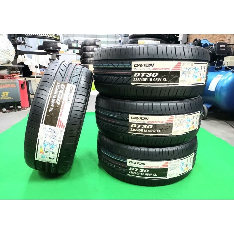 ยางใหม่ค้างปี 235/40R18 Dayton DT30 ผลิตปลายปี 2022 ประกันบวม 2 ปี พร้อมจุ๊บลม 4 ตัว จัดส่งฟรีมีเก็บ