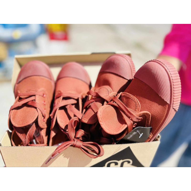 GC รองเท้าผ้าใบนักเรียน สีน้ำตาล รุ่น FC001