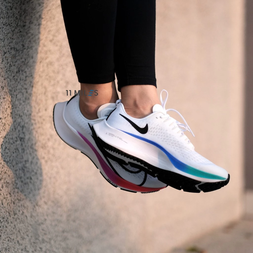 Nike Air Zoom Pegasus 37 รองเท้าวิ่งชายและหญิง thumbnail 3