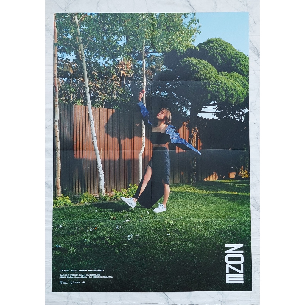 Folded Poster จาก CD อัลบั้ม Jihyo ( TWICE ) - ZONE Album เวอร์ Target Exclusive ของแท้ Kpop จีฮโย โ