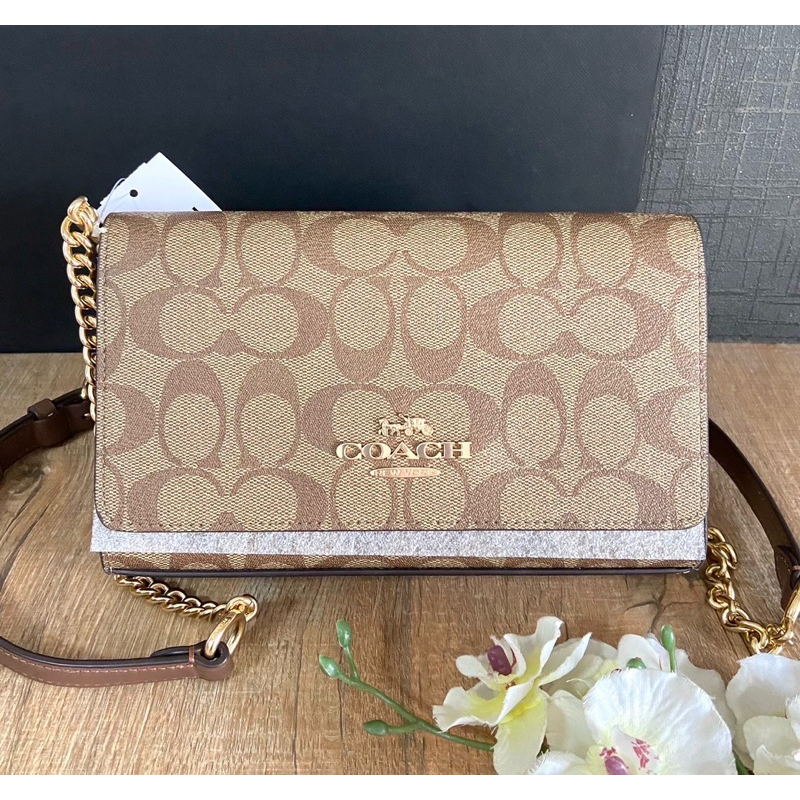💚แท้💯 พร้อมส่ง💚CP033 COACH FLAP CLUTCH CROSSBODY IN SIGNATURE