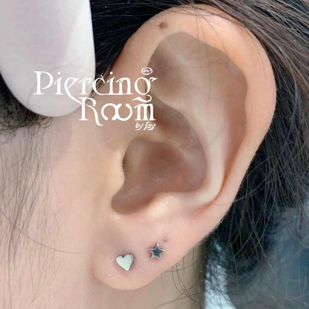 Piercingroom by Jay حلق قلب تيتانيوم للبشرة الحساسة — صورة 5