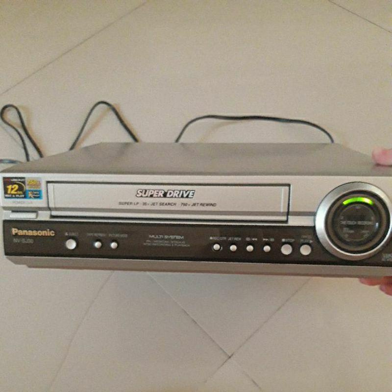 เครื่องเล่น วิดีโอ VDO ยี่ห้อ Panasonic รุ่น NV-SJ30AM (เครื่องเล่นได้ปกติครับ)