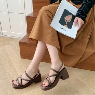 Fshoes NEW รองเท้าแตะแฟชั่นแบบสวมส้นสูง ความสูงอยู่ที่ 8เซน เป็นงานสายไขว้ พร้อมกับสายรัดส้น ปรับระดับได้ด้วย ใส่แล้วเ