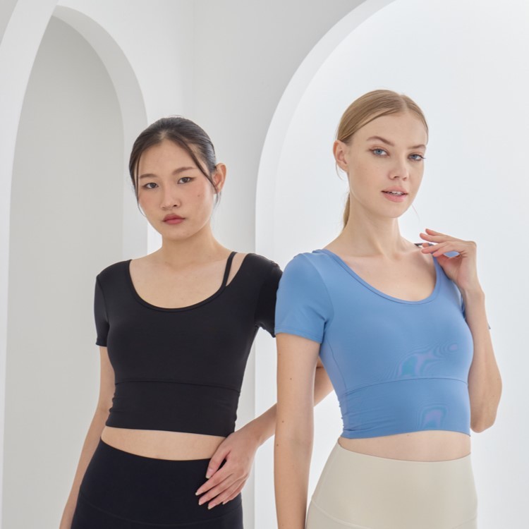 Eztra  Bra Top สปอร์ตบรา แขนสั้น มีดีเทลตรงเส้นExtra ตรงไหล่ขวา มีฟองน้ำ กระชับ / พร้อมส่งจากไทย