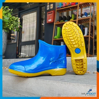 รองเท้าบูทสั้น บูทสีขาว รองเท้าบูทกันน้ำ รุ่น 8100 บูทขาว พื้นยางดิบ บูทยาง บูทข้อสั้น บูทสูง5-6นิ้ว