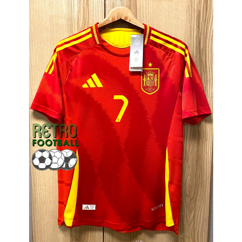 เสื้อฟุตบอลทีมชาติ สเปน Home เหย้า ยูโร 2024 [PLAYER] เกรดนักเตะ สีแดง พร้อมชื่อเบอร์นักเตะในทีมครบทุกคน รับประกันคุณภาพ