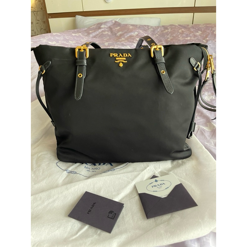 Prada Nylon Shopping Bag สีดำ