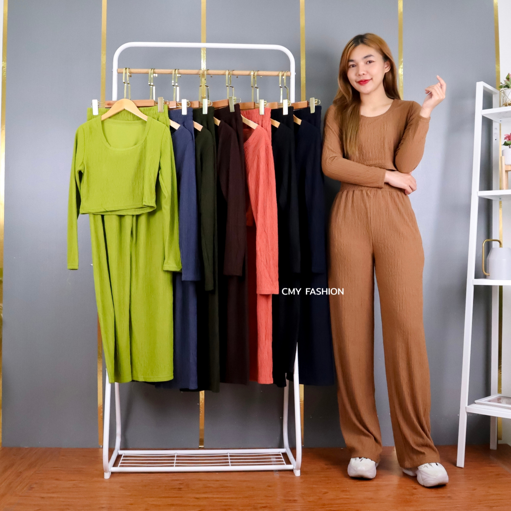 4415# ชุดเซ็ท เสื้อ+กางเกง ทรงกระบอก งานแขนยาวครอปสั้น กางเกง 9 ส่วน สีพื้น ผ้าย่นลายเปลือกไม้