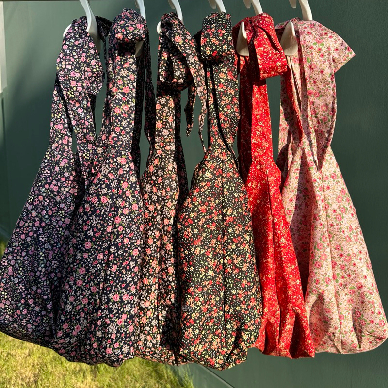 กระเป๋าผ้าสีดำ ลายดอกไม้ สายผูกโบว์ 🐈‍⬛⚡️