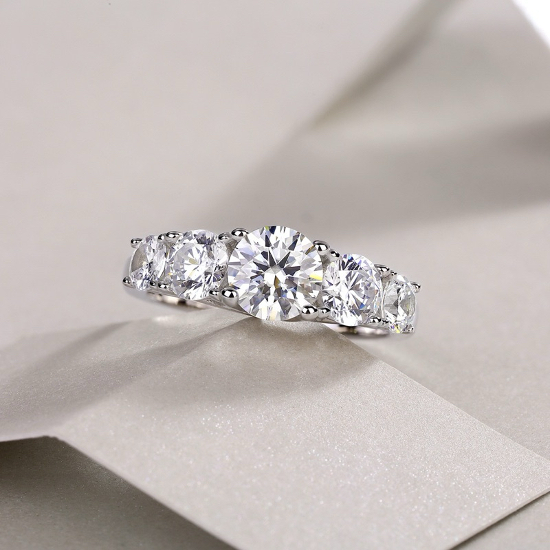 Relaya gem แหวนแถว 3.6 ct ฝังเพชร Moissanite (โมอีส) พร้อมใบเซอร์GRA